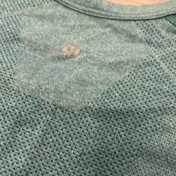 Men’s Green Lululemon Swiftly Tech - Picture 3 of 3
